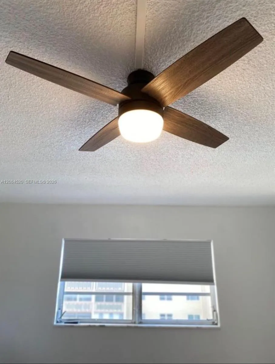 620 NE 12th Ave #504 Hallandale Beach, FL 33009