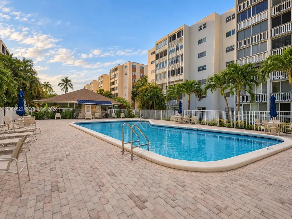 620 NE 12th Ave #504 Hallandale Beach, FL 33009