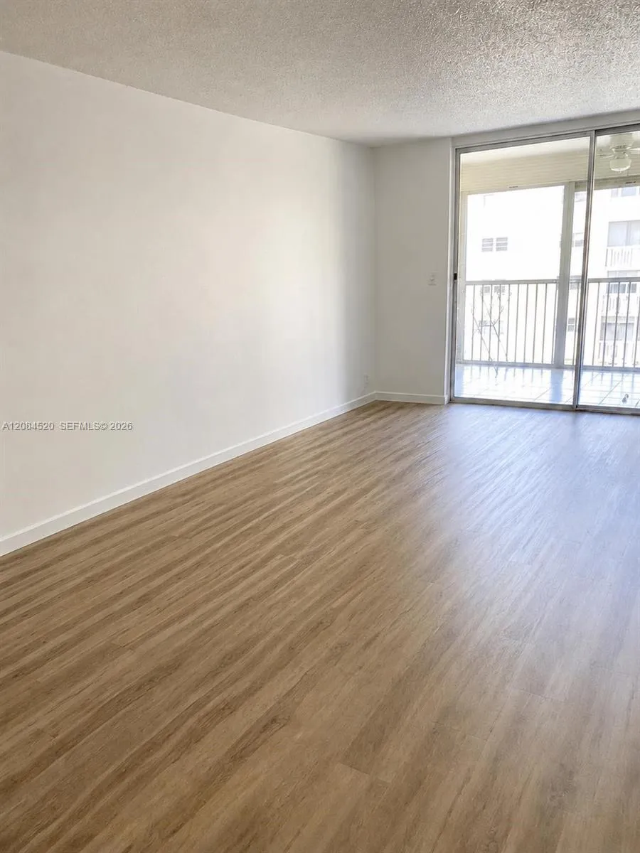 620 NE 12th Ave #504 Hallandale Beach, FL 33009