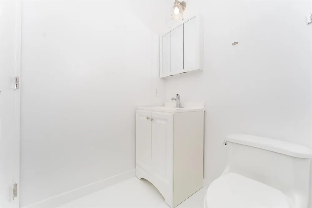 60 SW 13TH STREET #1418 Miami, FL 33130