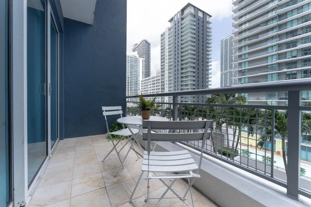 60 SW 13TH STREET #1418 Miami, FL 33130
