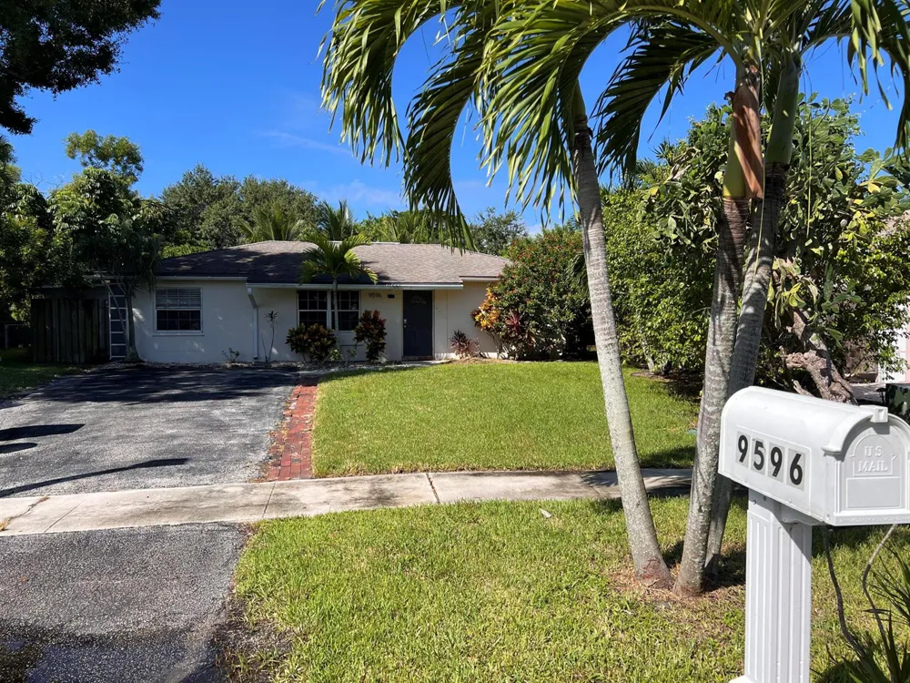 9596 RICHMOND CIRCLE Boca Raton, FL 33434