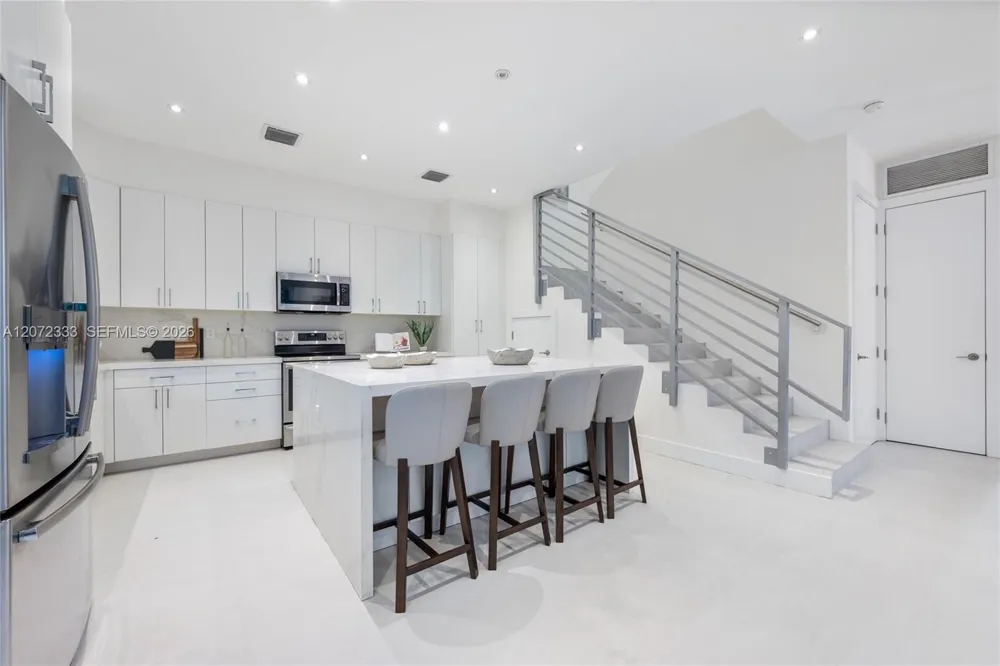 1620 SW 30th Ave Miami, FL 33145