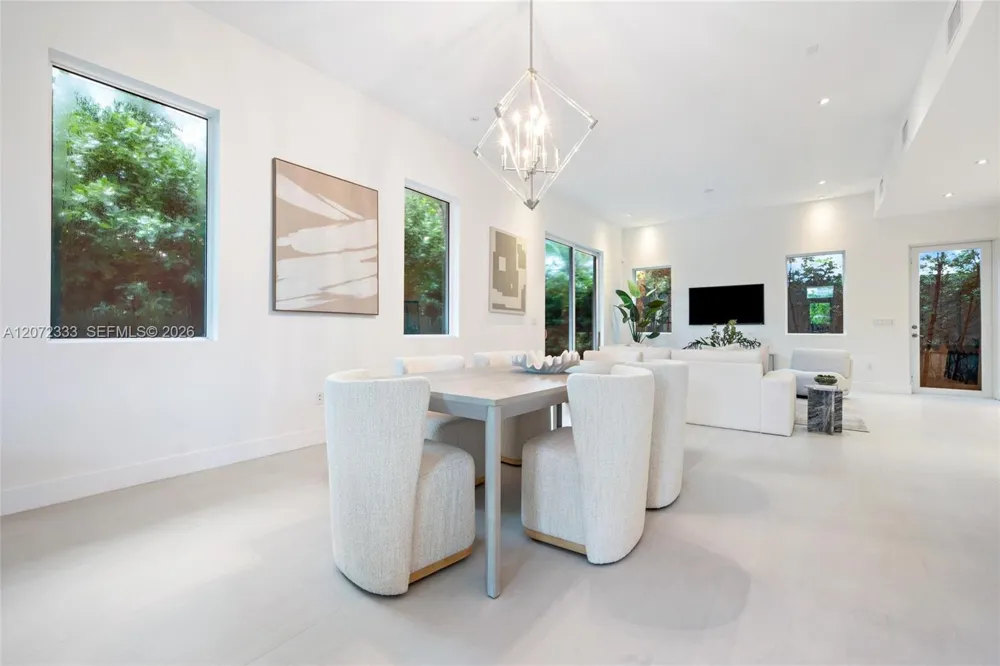 1620 SW 30th Ave Miami, FL 33145