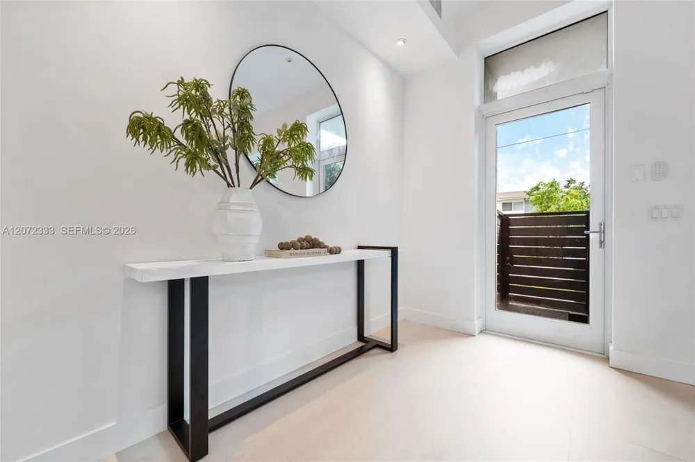 1620 SW 30th Ave Miami, FL 33145