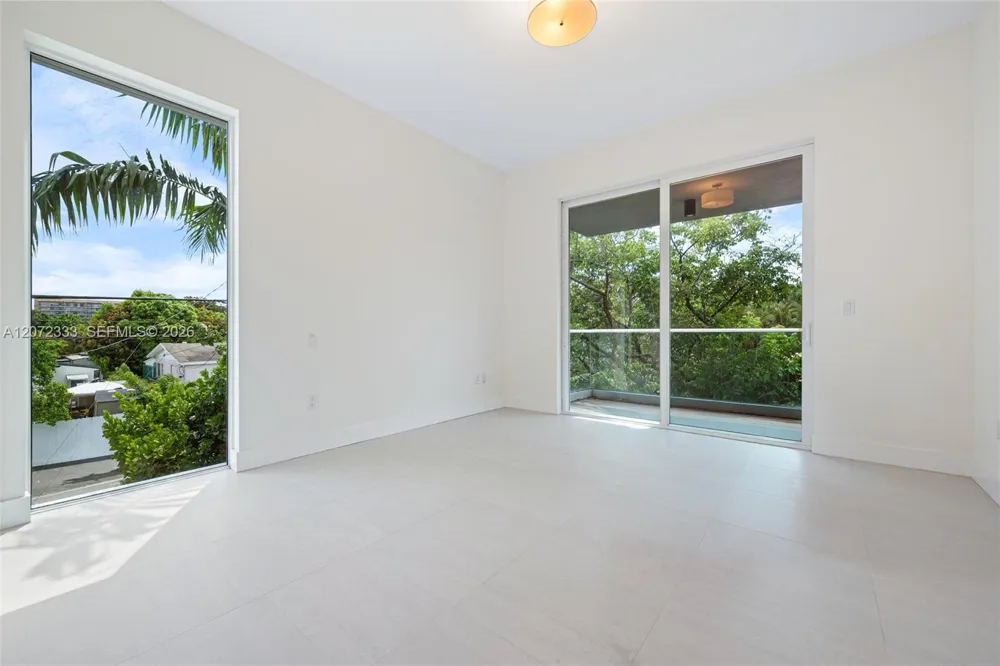 1620 SW 30th Ave Miami, FL 33145
