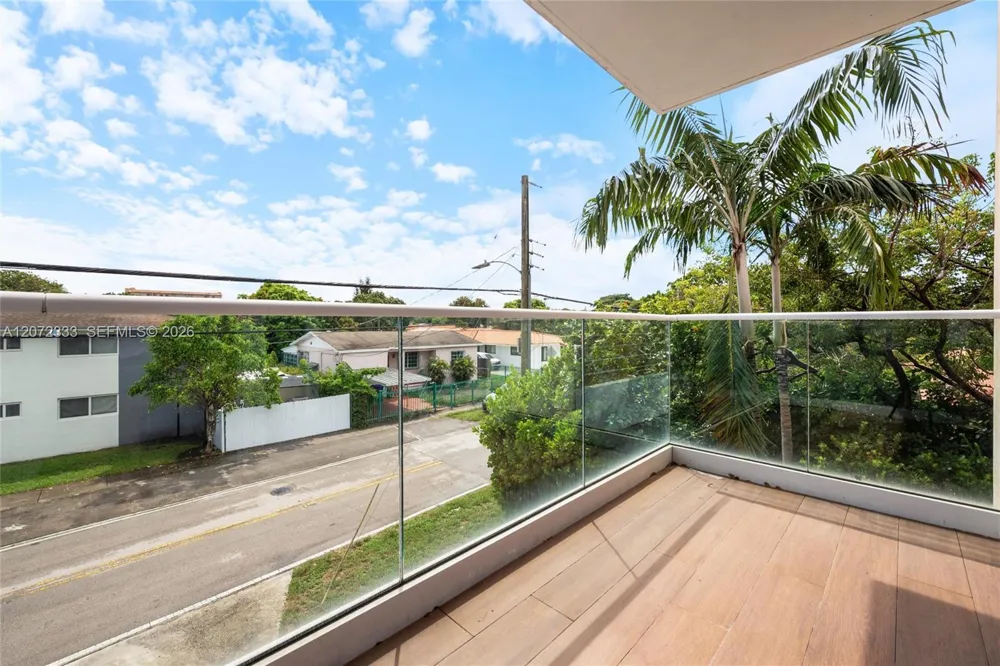 1620 SW 30th Ave Miami, FL 33145