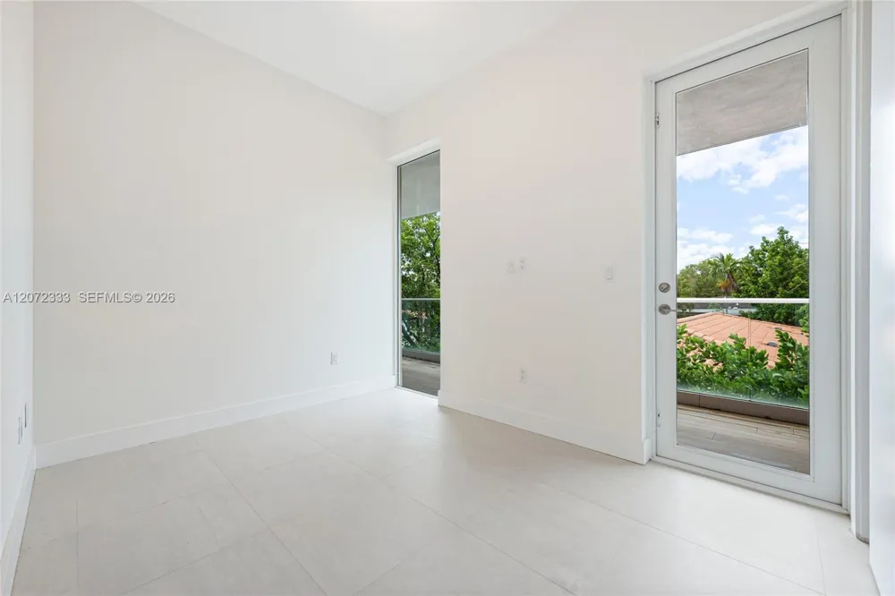 1620 SW 30th Ave Miami, FL 33145