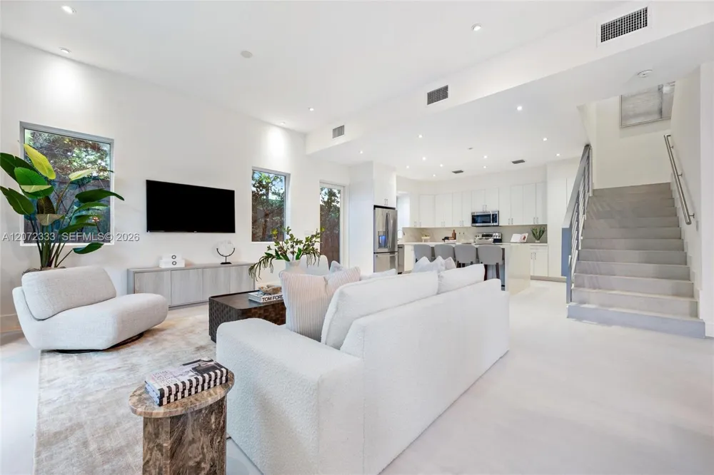 1620 SW 30th Ave Miami, FL 33145