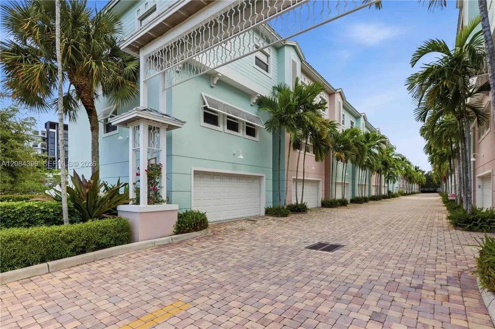 479 NE 1st St Pompano Beach, FL 33060