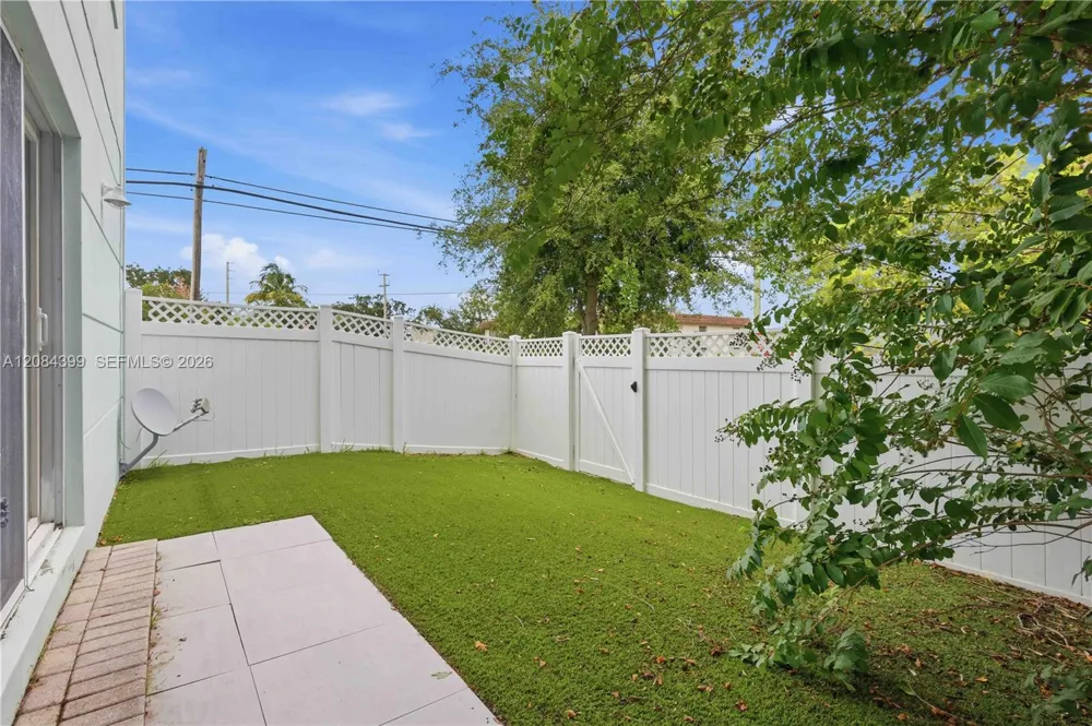 479 NE 1st St Pompano Beach, FL 33060