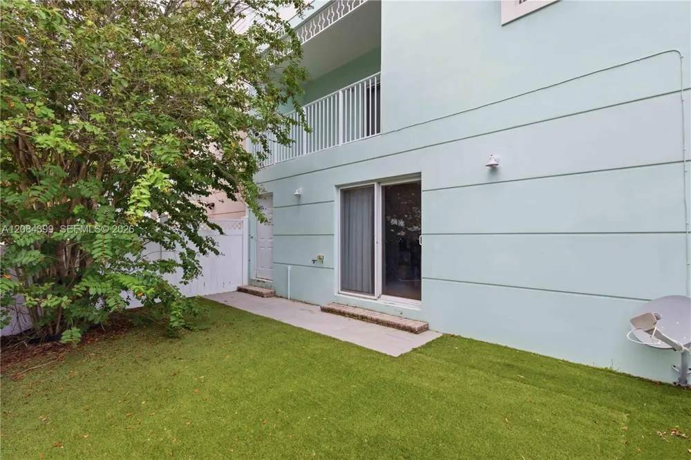 479 NE 1st St Pompano Beach, FL 33060
