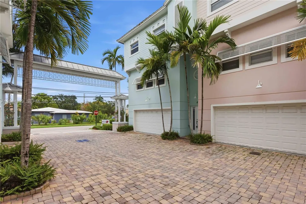 479 NE 1st St Pompano Beach, FL 33060