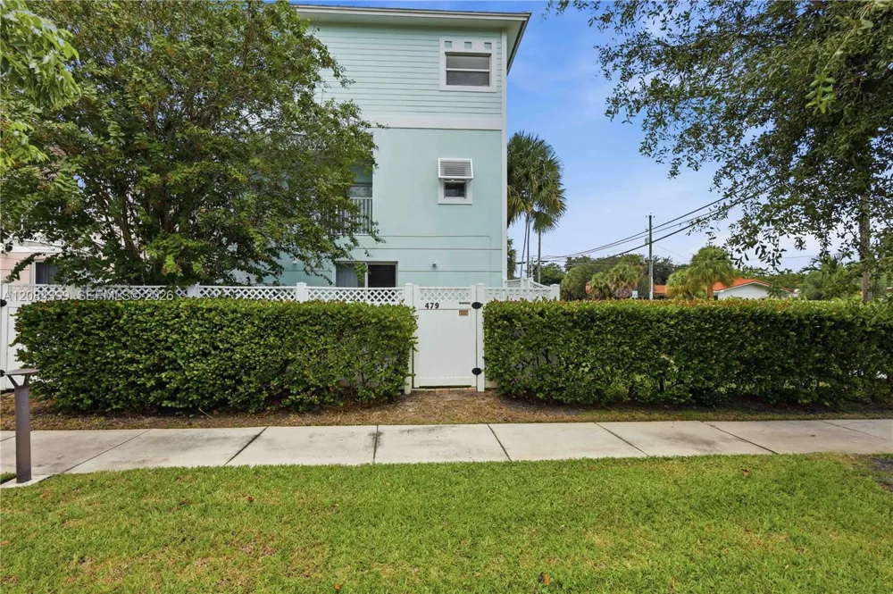 479 NE 1st St Pompano Beach, FL 33060