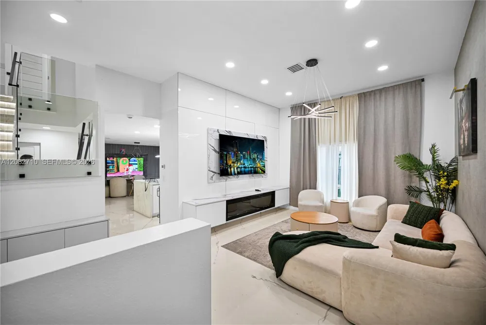 18038 SW 12th Ct Pembroke Pines, FL 33029