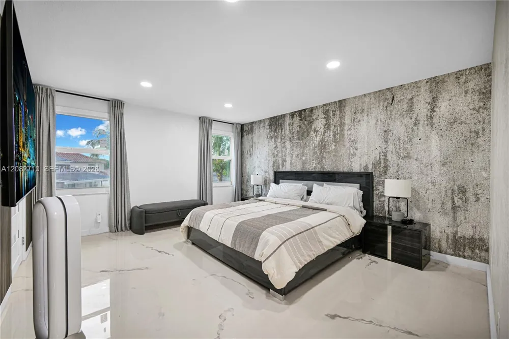 18038 SW 12th Ct Pembroke Pines, FL 33029