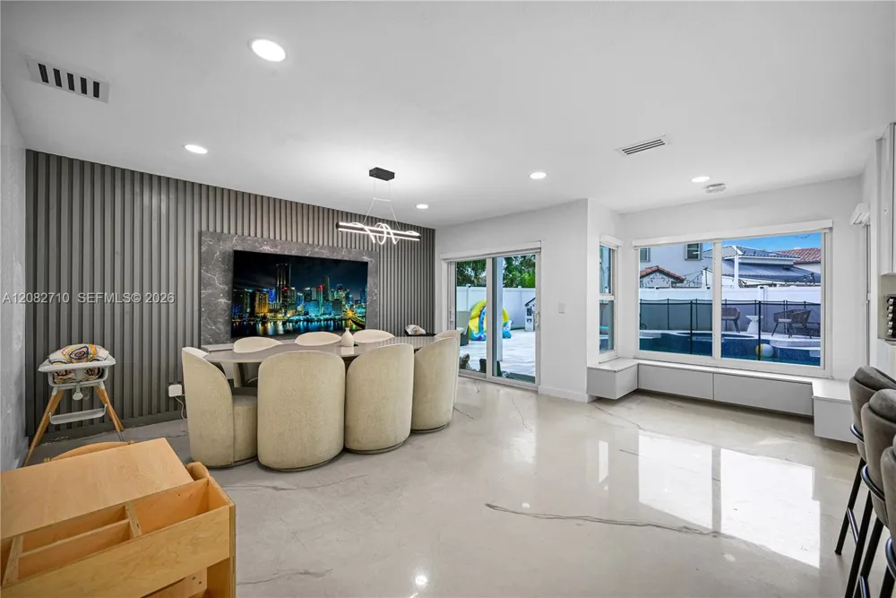 18038 SW 12th Ct Pembroke Pines, FL 33029