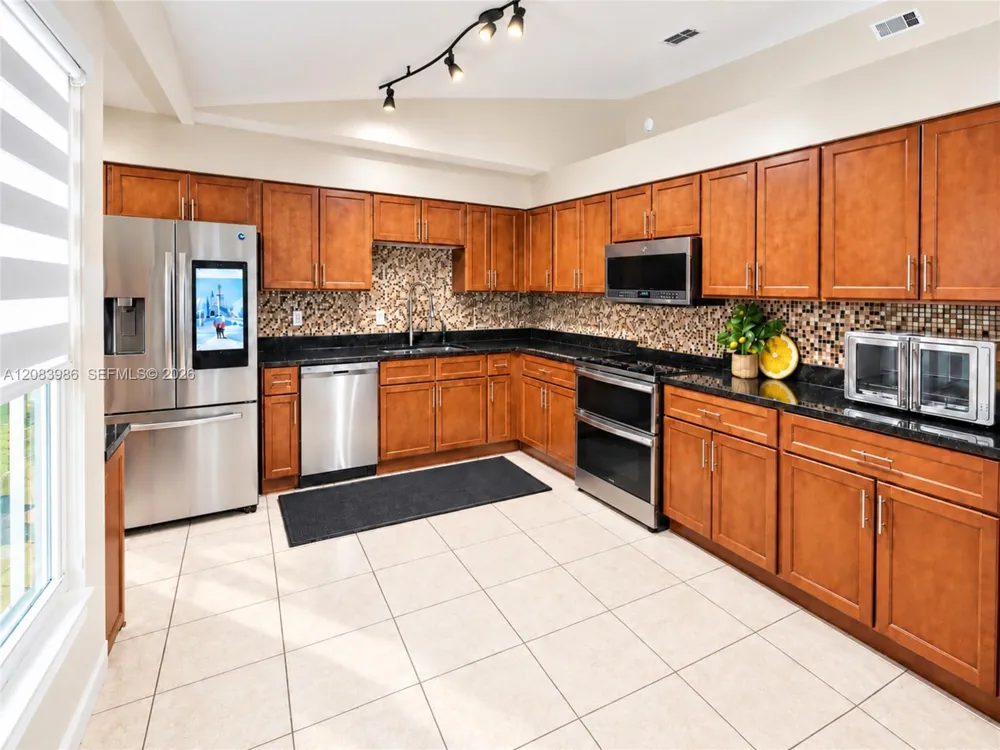 327 Marquee Dr Kissimmee, FL 34758