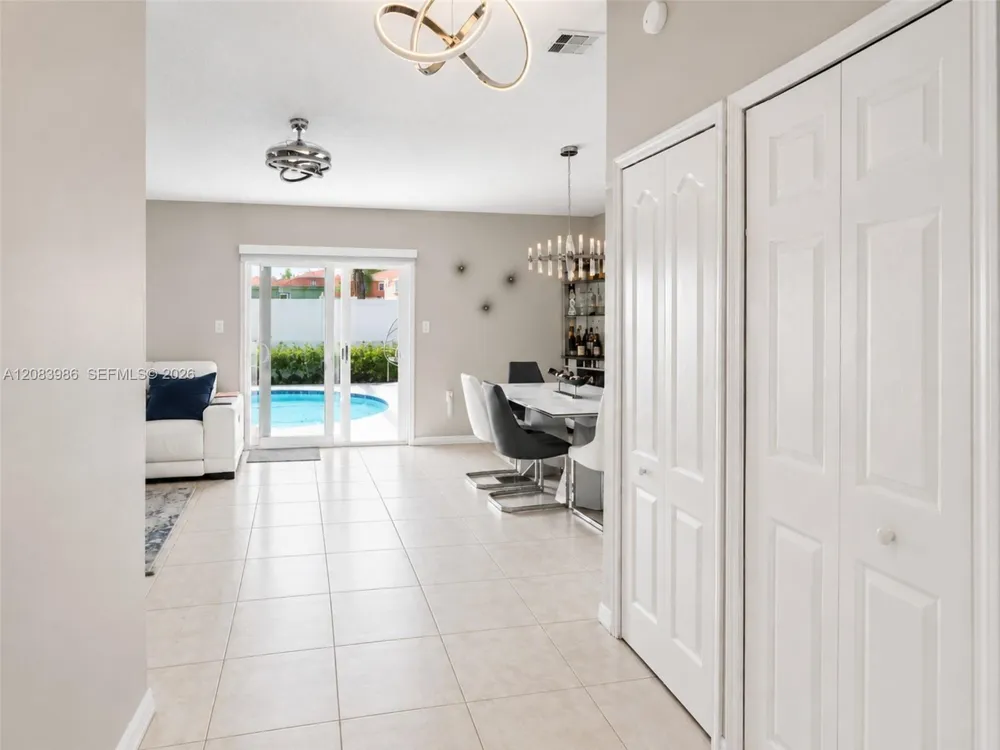 327 Marquee Dr Kissimmee, FL 34758