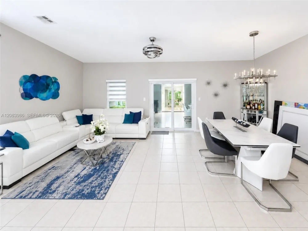 327 Marquee Dr Kissimmee, FL 34758