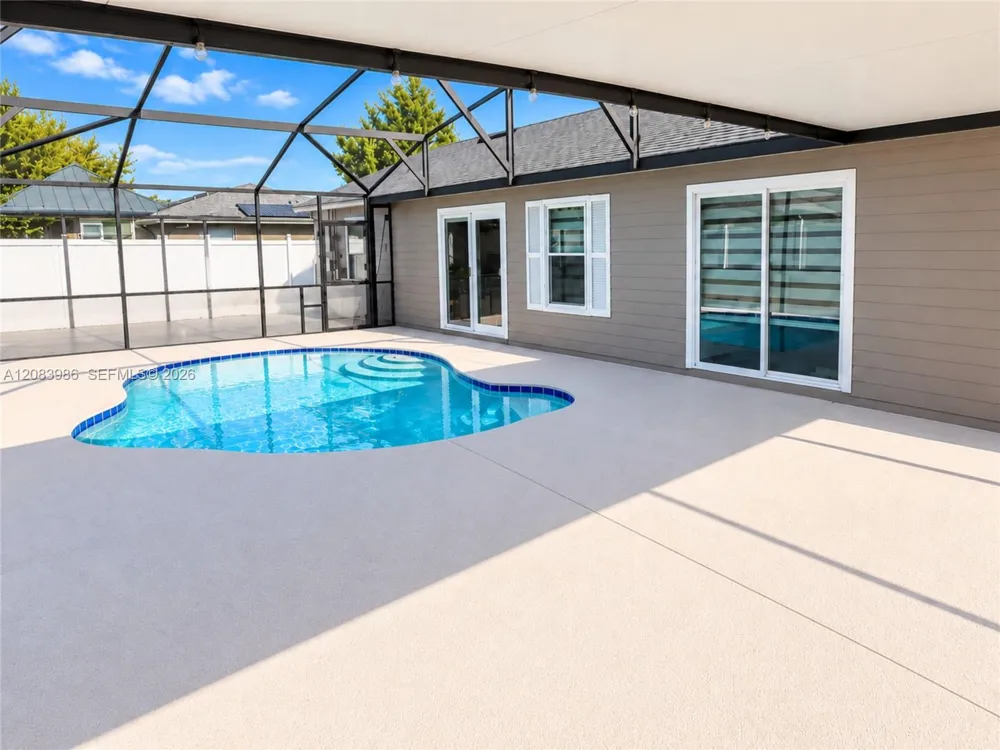 327 Marquee Dr Kissimmee, FL 34758