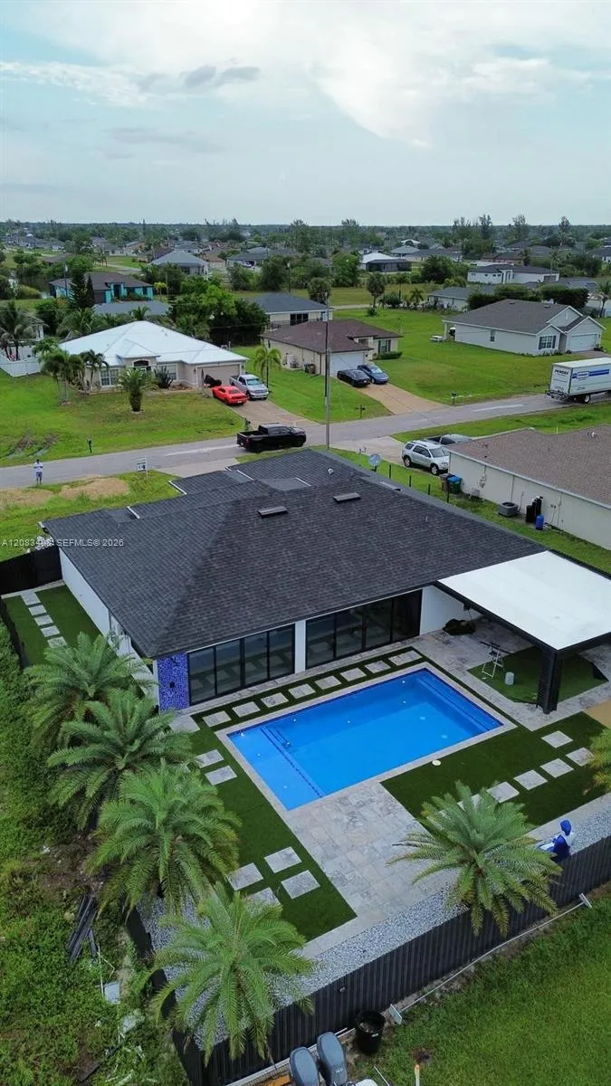 2240 9th st Cape Coral, FL 33993