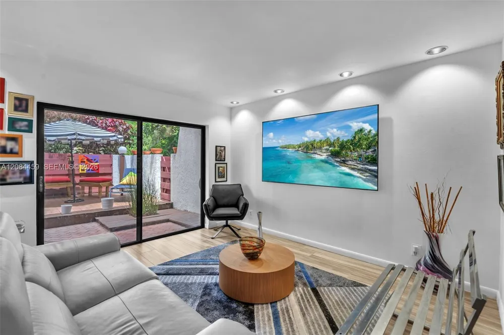 3908 Parkside Ln #229 Hollywood, FL 33021