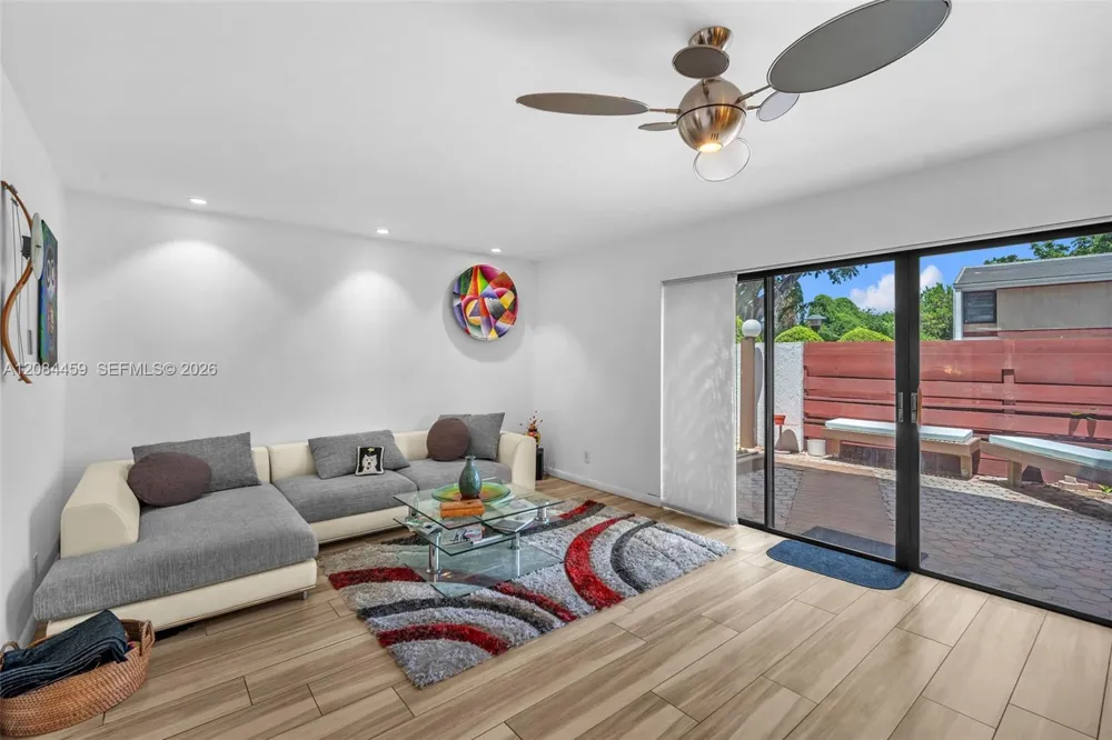 3908 Parkside Ln #229 Hollywood, FL 33021