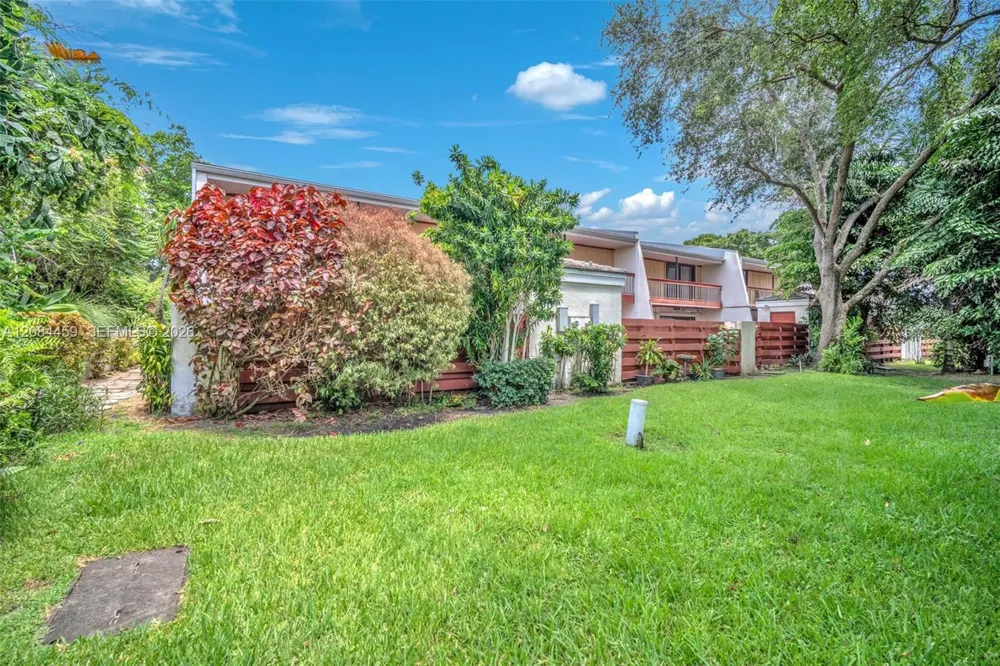 3908 Parkside Ln #229 Hollywood, FL 33021
