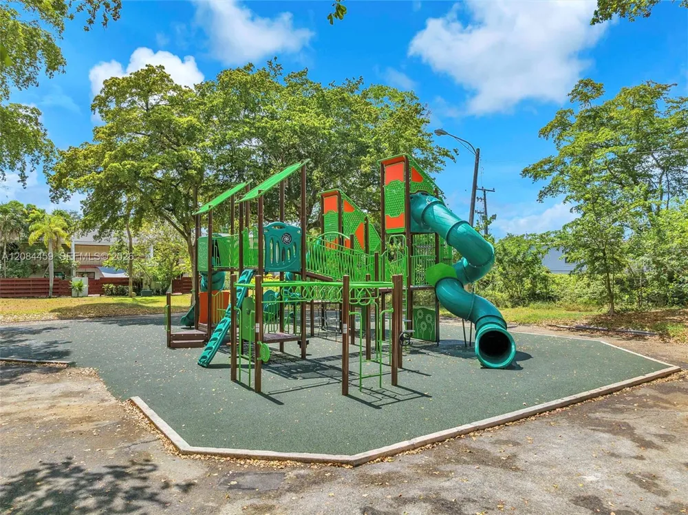 3908 Parkside Ln #229 Hollywood, FL 33021