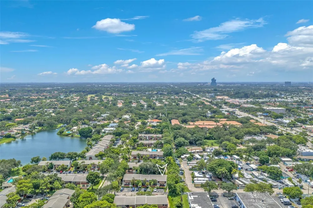 3908 Parkside Ln #229 Hollywood, FL 33021