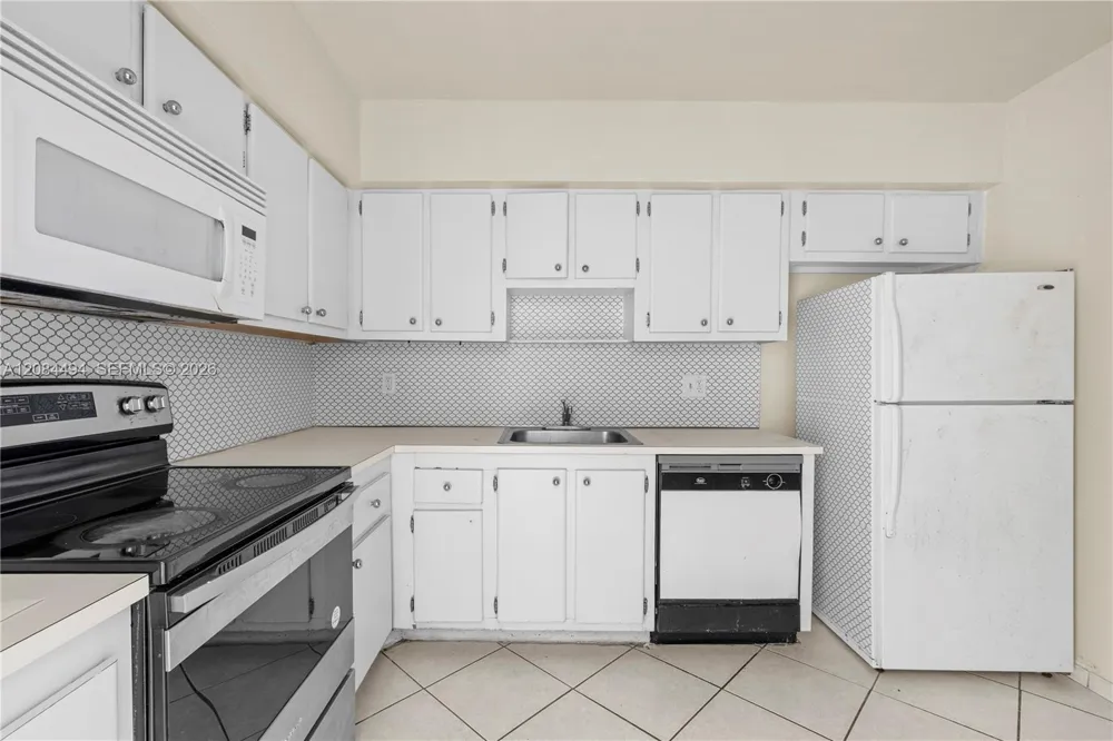 1200 NE Miami Gardens Dr #315W Miami, FL 33179