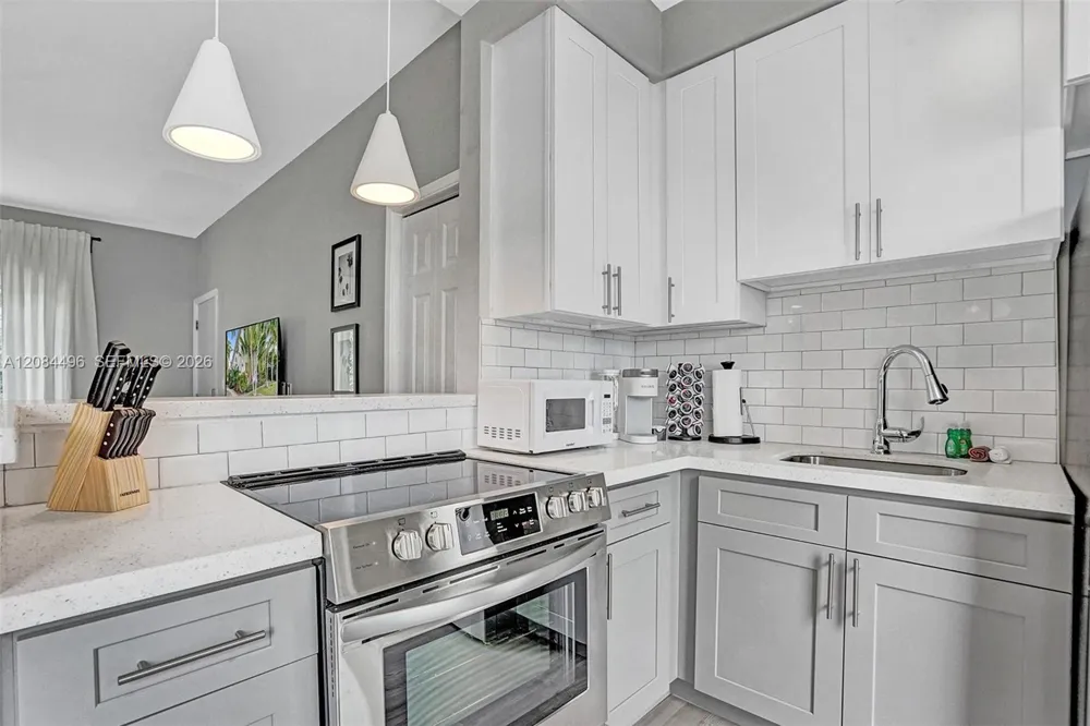1431 Lincoln Ter #3 Miami Beach, FL 33139