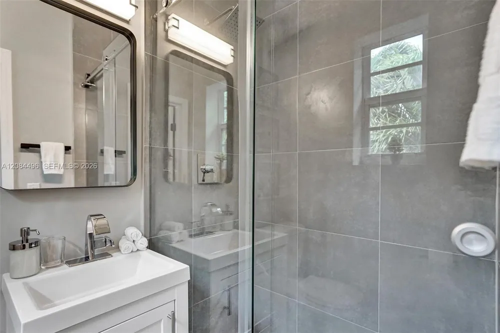 1431 Lincoln Ter #3 Miami Beach, FL 33139