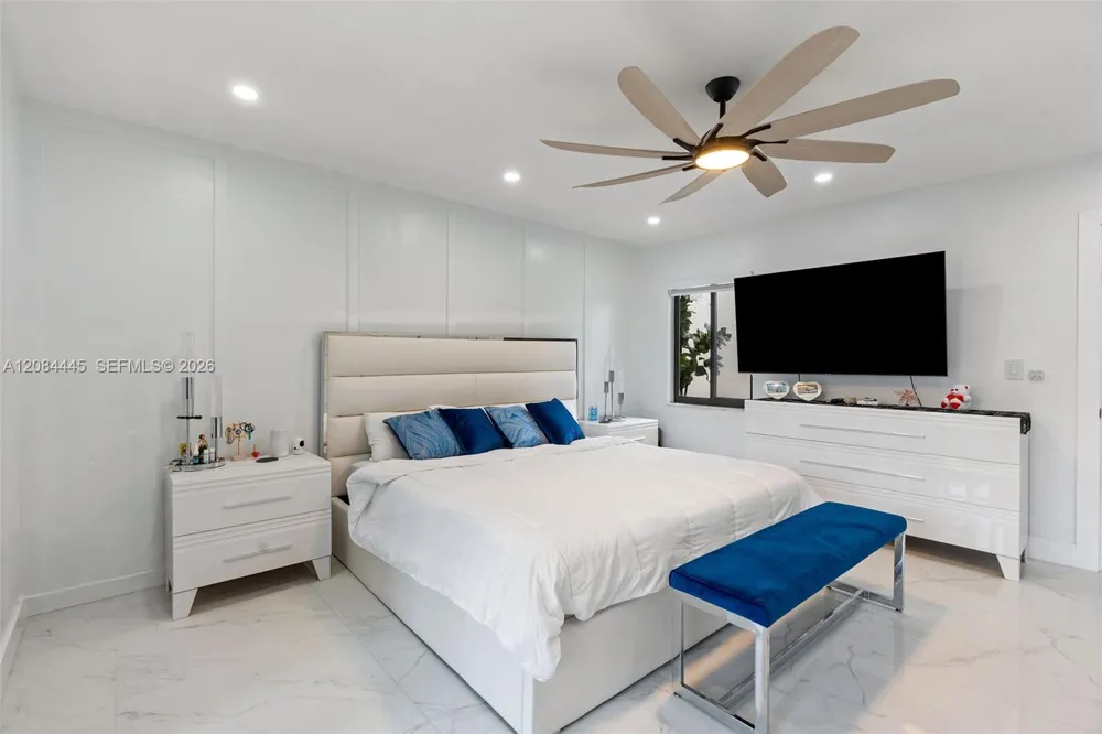 17374 NW 66th Pl Hialeah, FL 33015