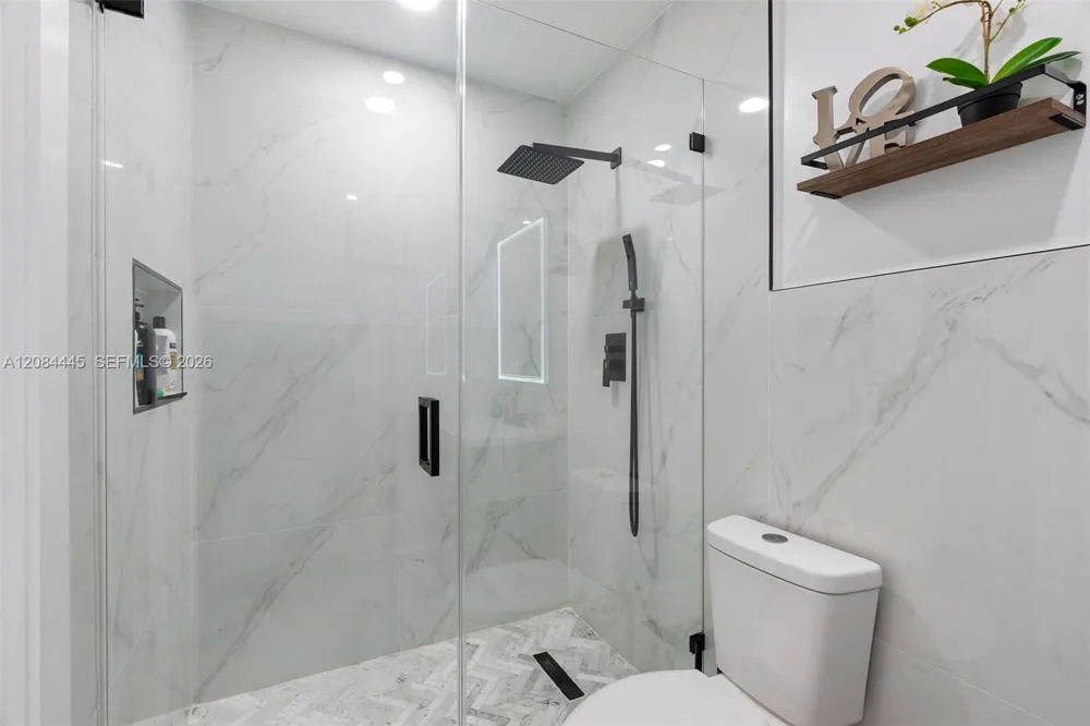 17374 NW 66th Pl Hialeah, FL 33015