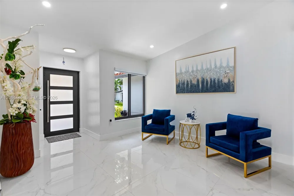 17374 NW 66th Pl Hialeah, FL 33015