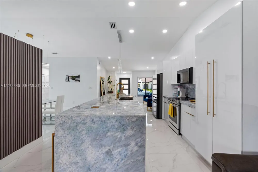 17374 NW 66th Pl Hialeah, FL 33015
