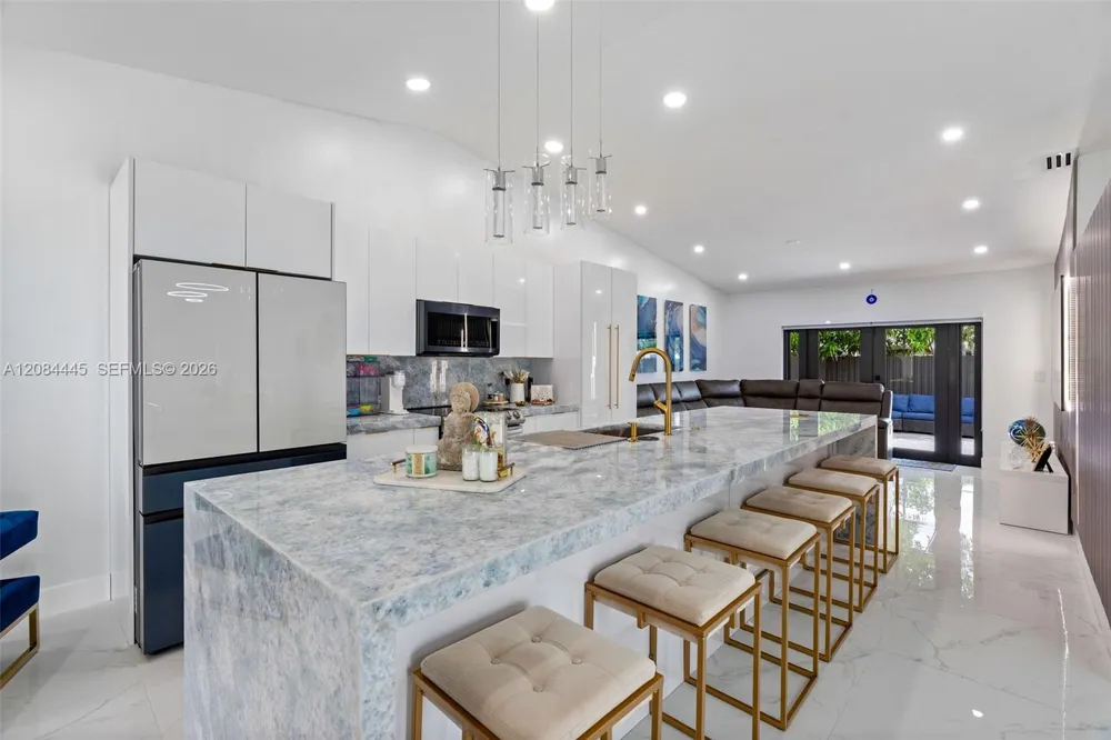 17374 NW 66th Pl Hialeah, FL 33015