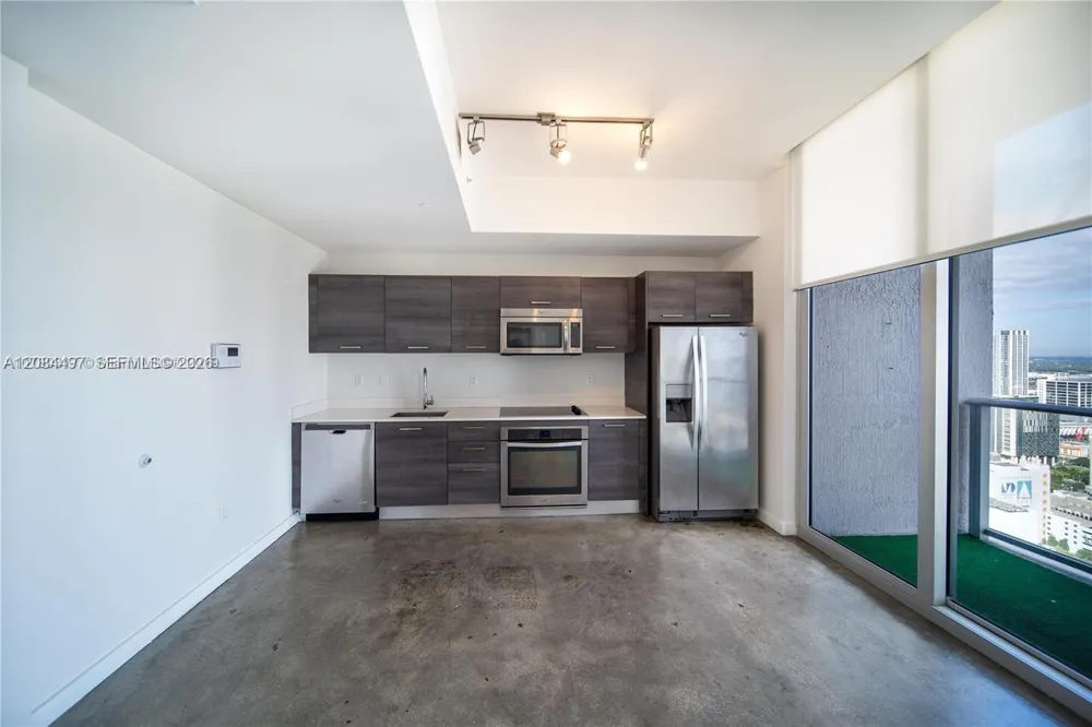 151 SE 1st St #PH08 Miami, FL 33131