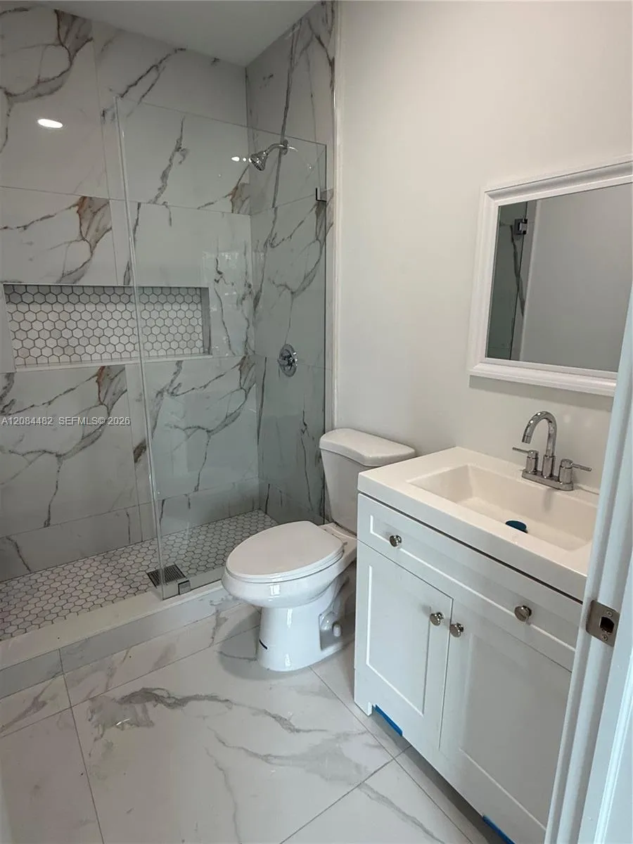 2100 NW 102nd St #2 Miami, FL 33147