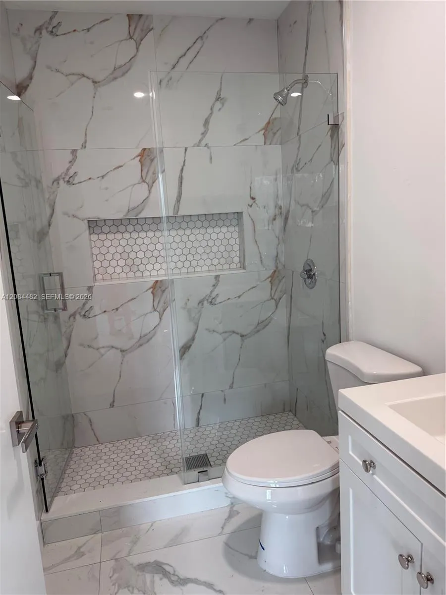 2100 NW 102nd St #2 Miami, FL 33147