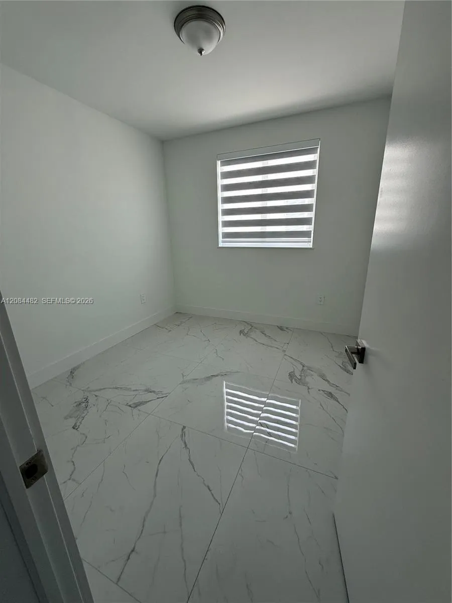 2100 NW 102nd St #2 Miami, FL 33147