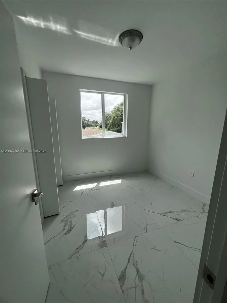 2100 NW 102nd St #2 Miami, FL 33147