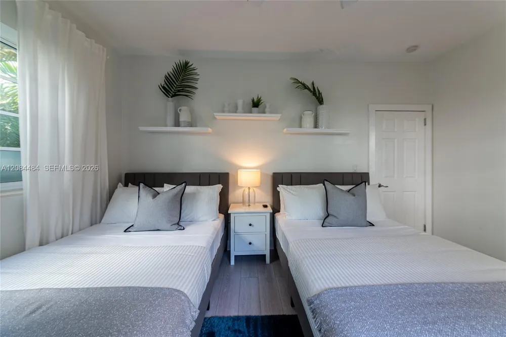 1431 Lincoln Ter #2 Miami Beach, FL 33139