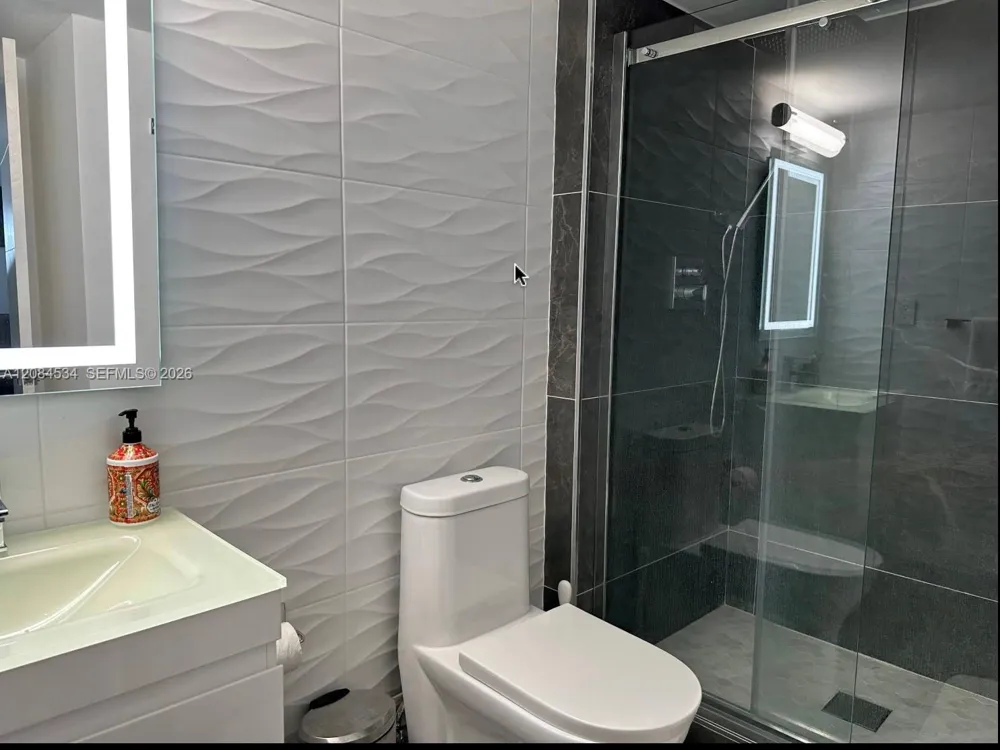 20301 W Country Club Dr #1530 Aventura, FL 33180