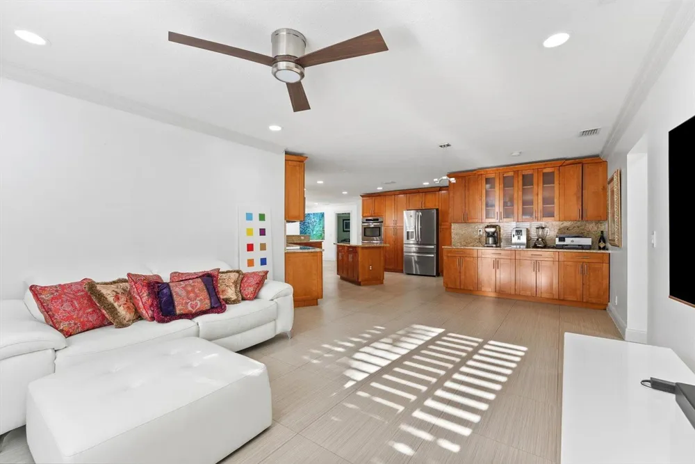 701 BUOY ROAD North Palm Beach, FL 33408