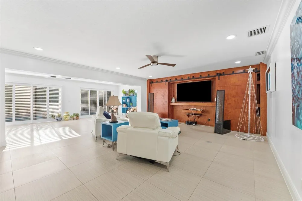 701 BUOY ROAD North Palm Beach, FL 33408
