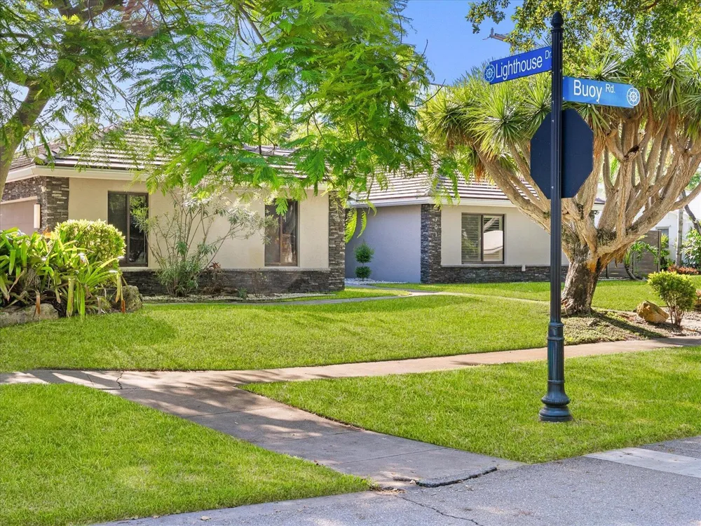 701 BUOY ROAD North Palm Beach, FL 33408
