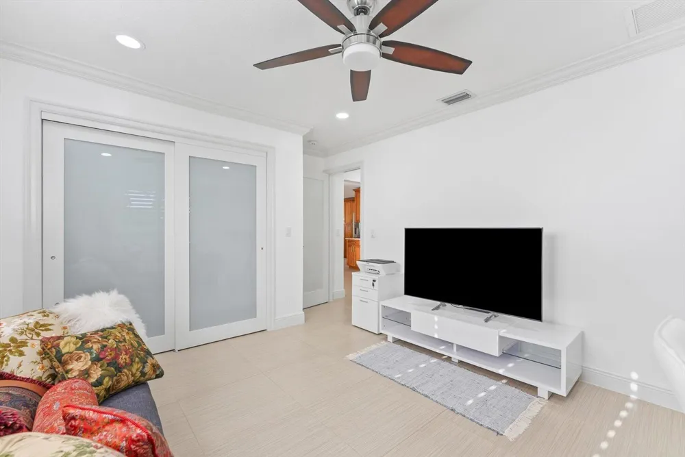 701 BUOY ROAD North Palm Beach, FL 33408
